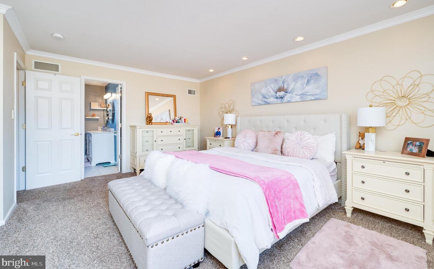 1061 Boeshore Cir, Reading PA  19605-1174 exterior