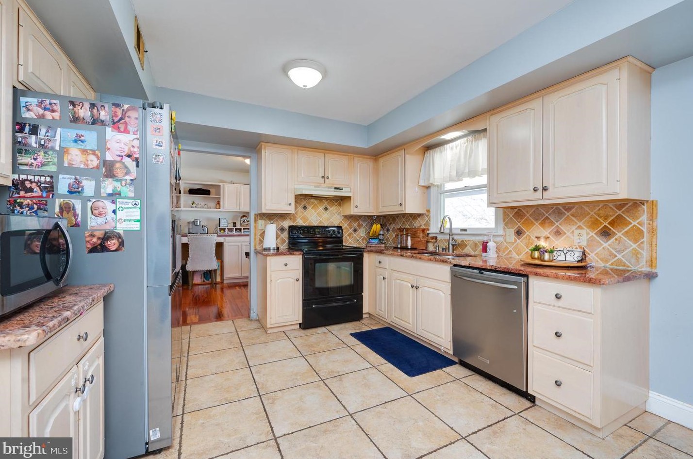 1061 Boeshore Cir, Reading PA  19605-1174 exterior