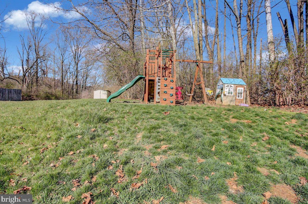 612 Frederick St, Reading PA  19608-1781 exterior