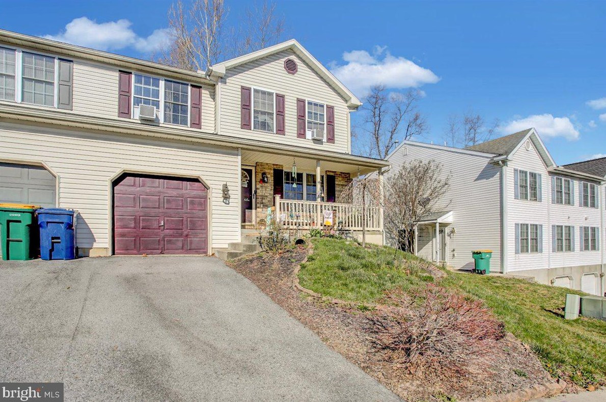 612 Frederick St, Reading PA  19608-1781 exterior