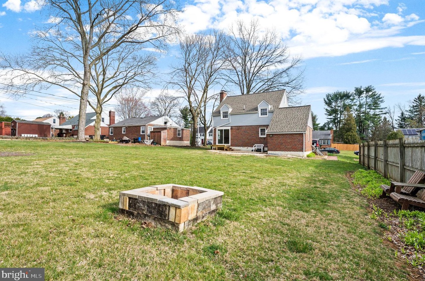 837 Acacia Ave, Reading PA  19605-1438 exterior