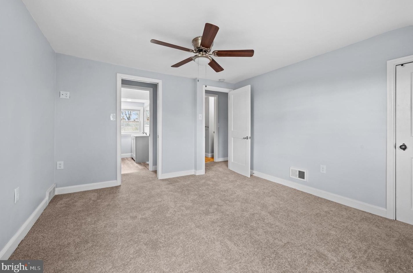 837 Acacia Ave, Reading PA  19605-1438 exterior