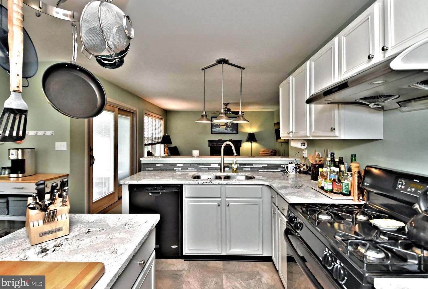 106 Balsam Dr, Douglassville PA  19518-1232 exterior