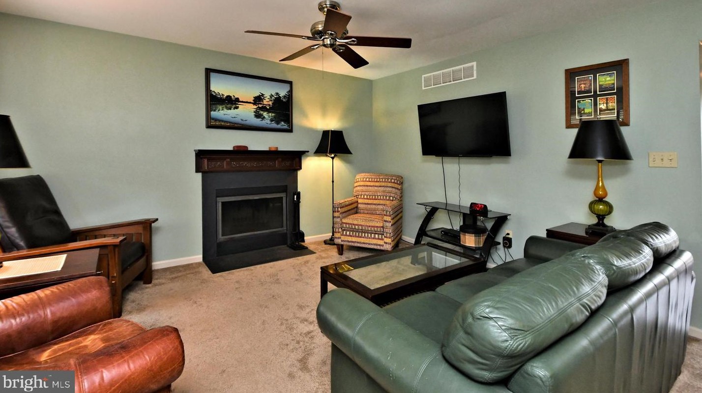 106 Balsam Dr, Douglassville PA  19518-1232 exterior