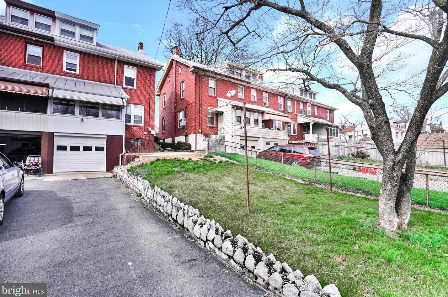 1622 Gregg Ave, Reading PA  19607-1504 exterior