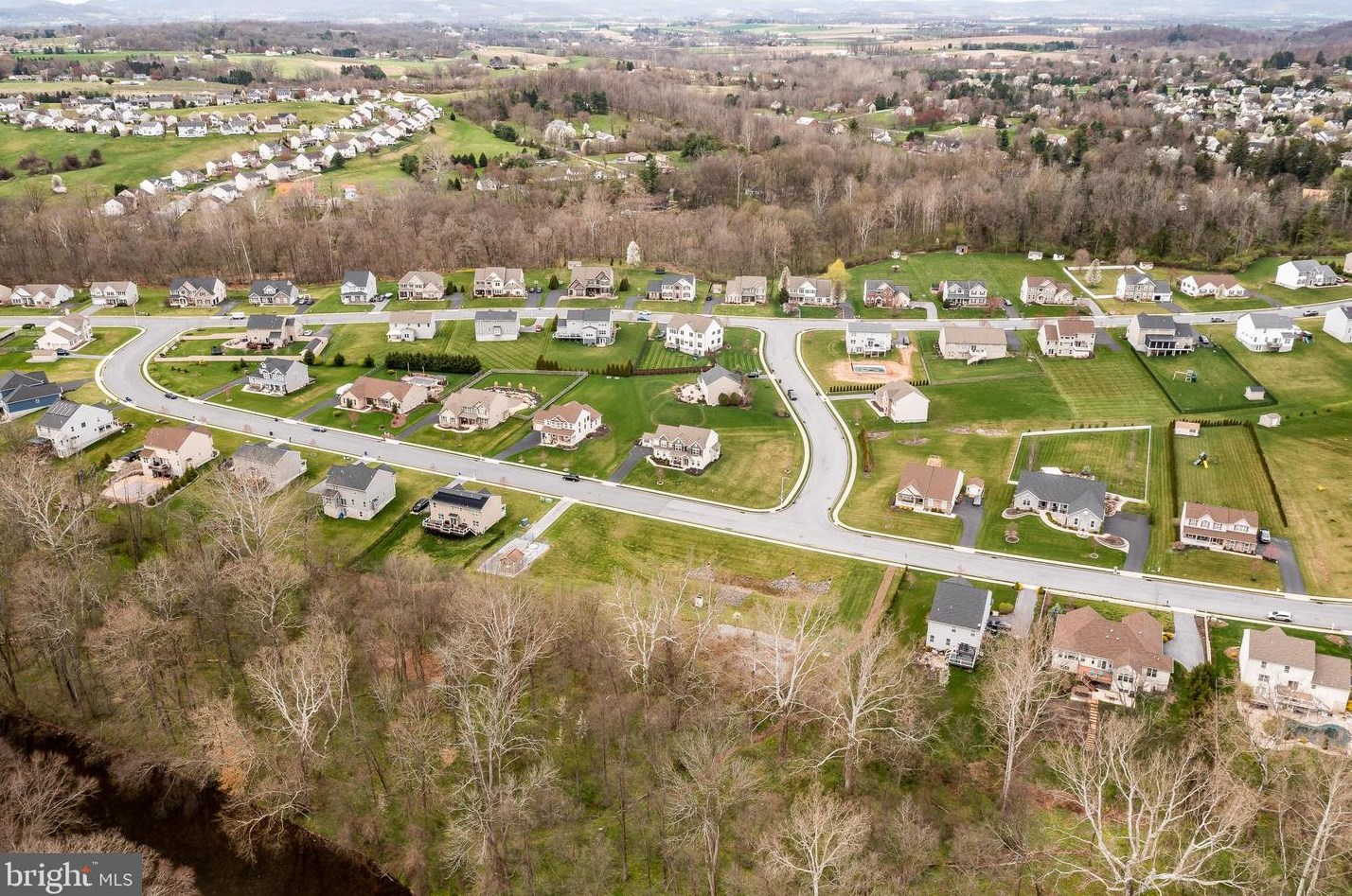 111 Pleasant View Dr, Douglassville PA  19518-9270 exterior