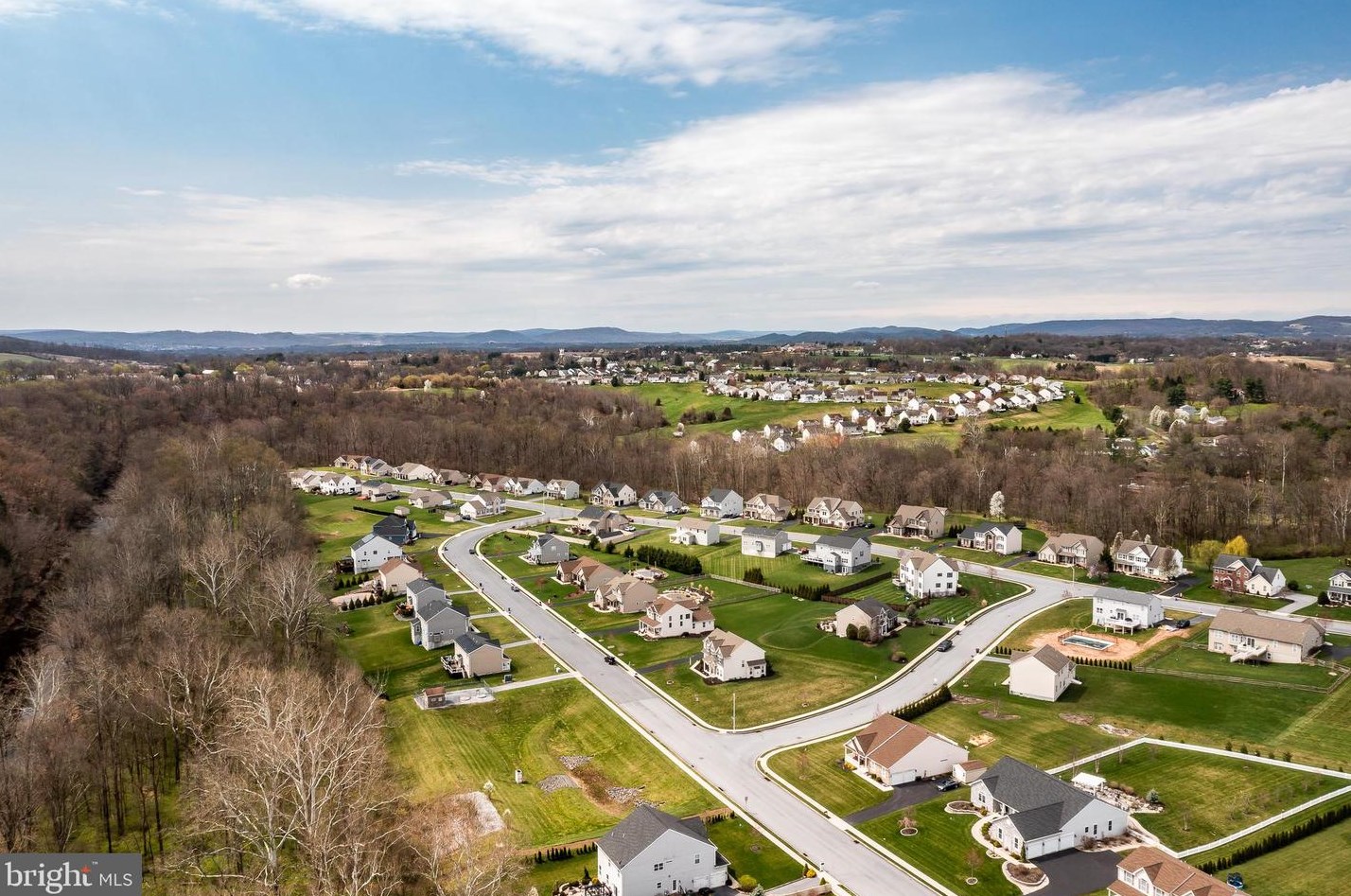 111 Pleasant View Dr, Douglassville PA  19518-9270 exterior