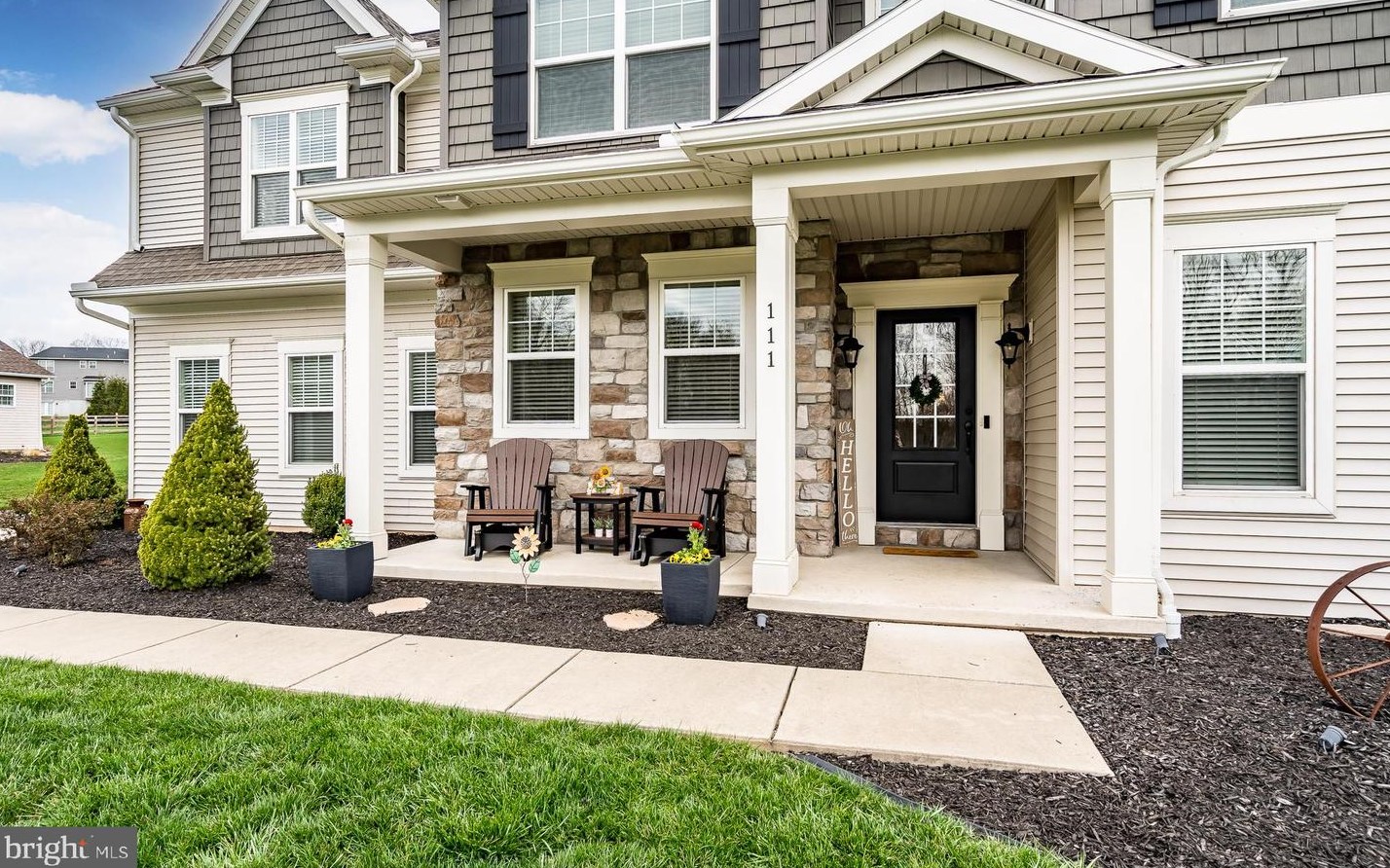 111 Pleasant View Dr, Douglassville PA  19518-9270 exterior