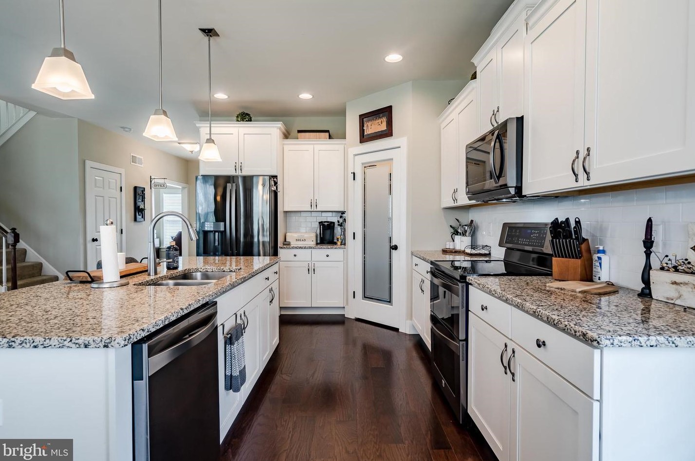 111 Pleasant View Dr, Douglassville PA  19518-9270 exterior
