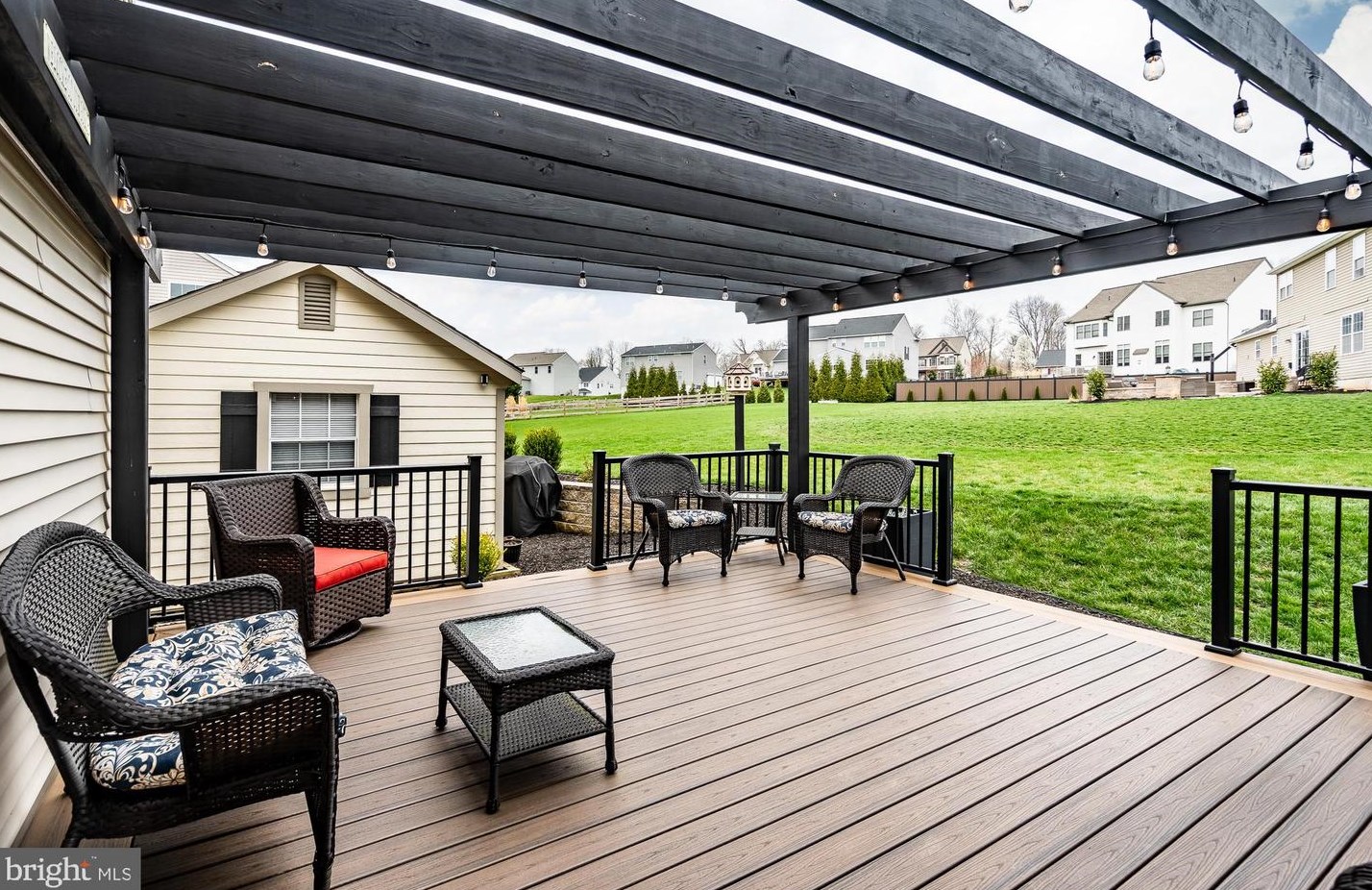 111 Pleasant View Dr, Douglassville PA  19518-9270 exterior