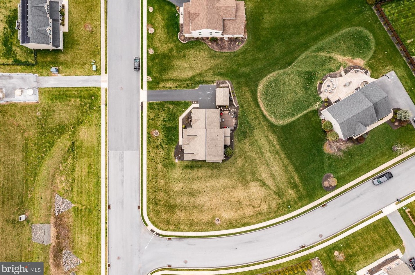 111 Pleasant View Dr, Douglassville PA  19518-9270 exterior