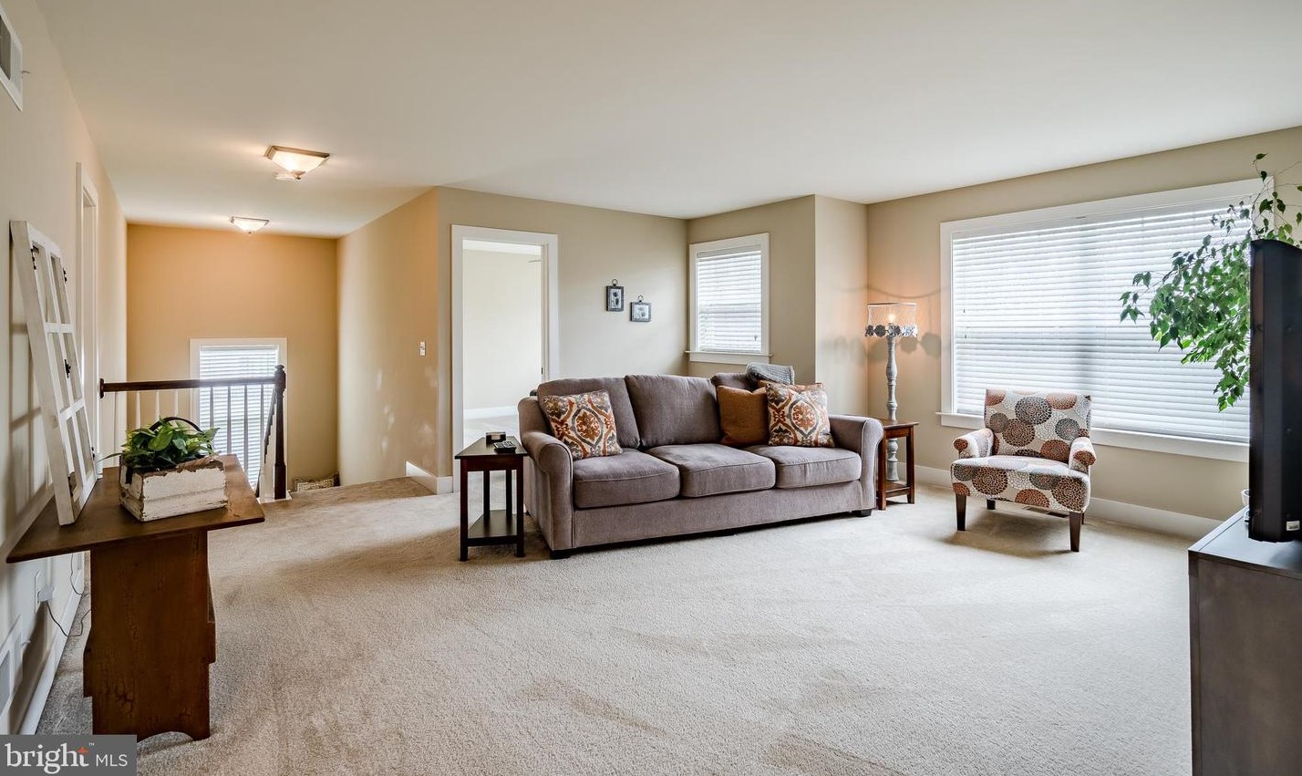 111 Pleasant View Dr, Douglassville PA  19518-9270 exterior