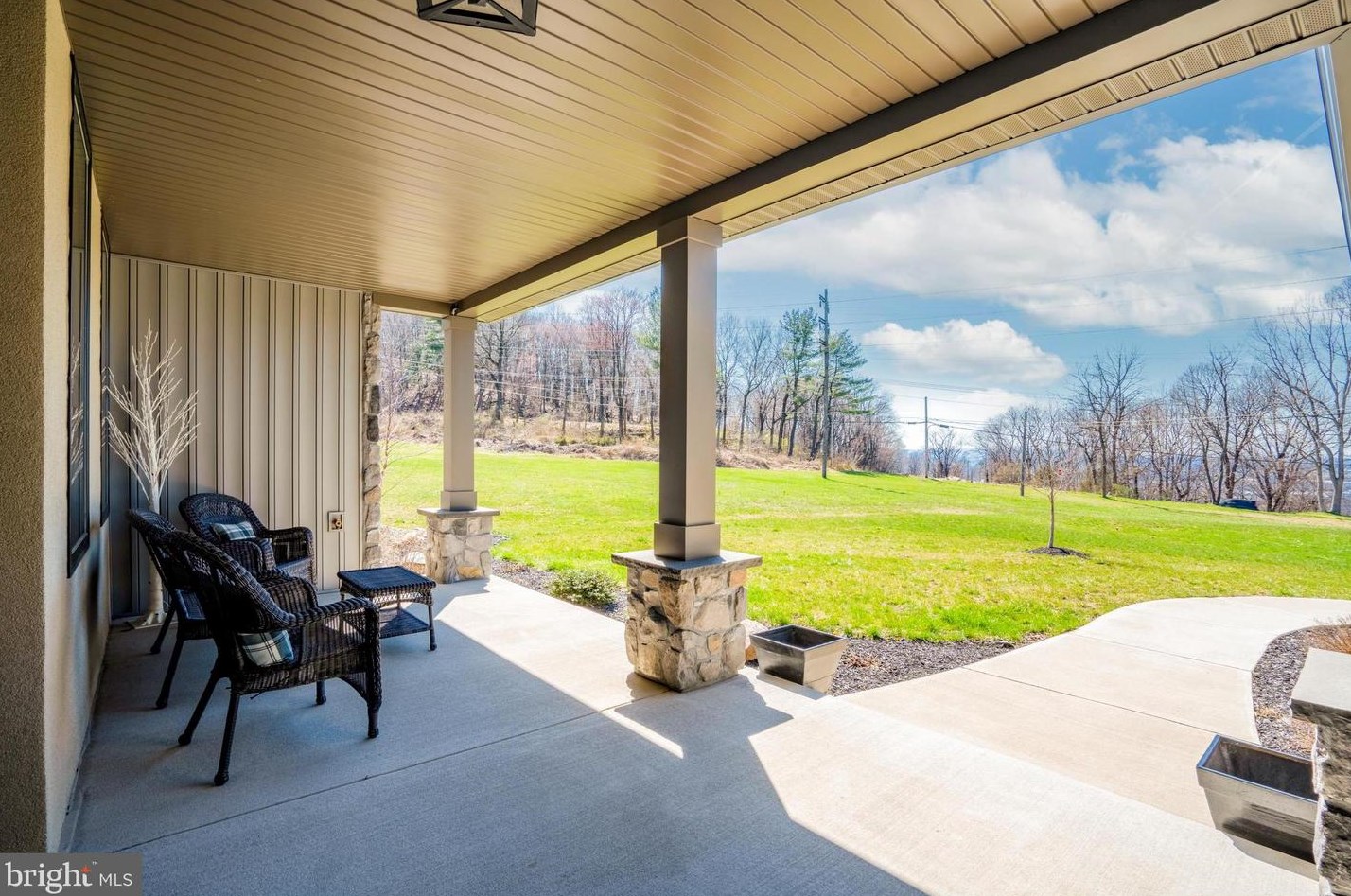 325 Skyline Dr, Reading PA  19606-8504 exterior