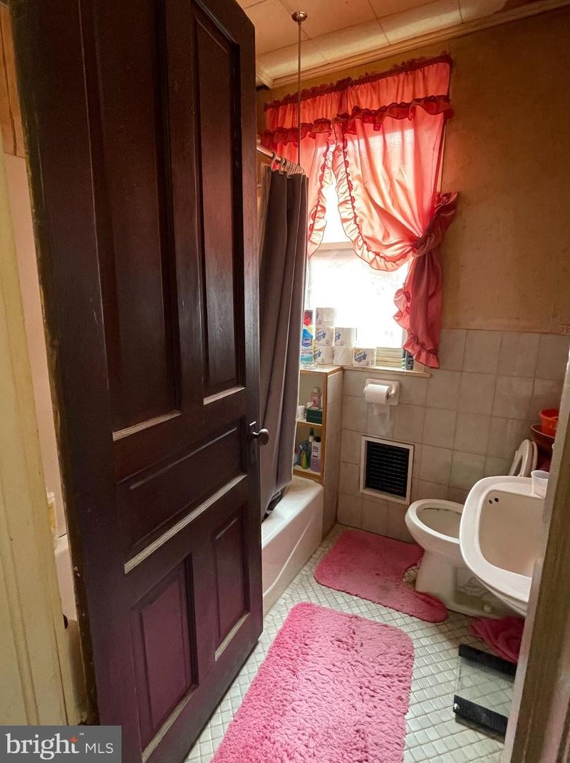 421 12th St, Reading PA  19604-2820 exterior