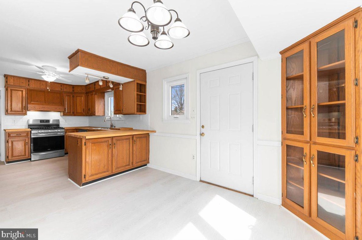 9 Larchwood Rd, Reading PA  19610-1917 exterior