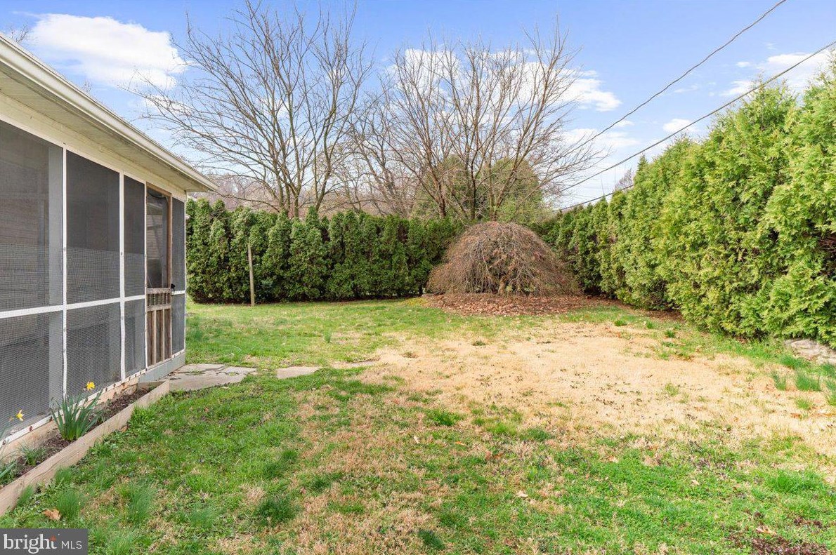 9 Larchwood Rd, Reading PA  19610-1917 exterior