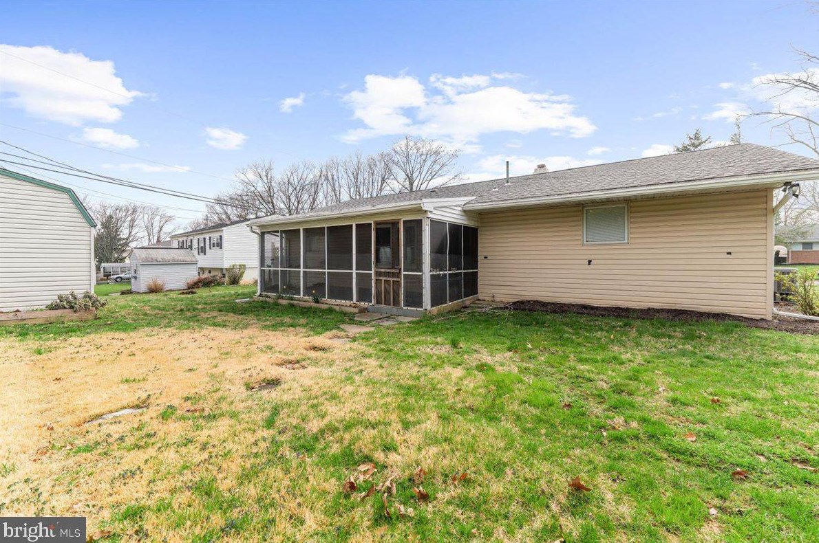 9 Larchwood Rd, Reading PA  19610-1917 exterior