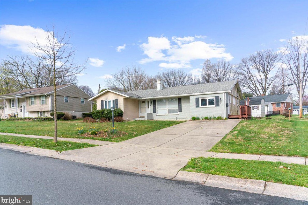 9 Larchwood Rd, Reading PA  19610-1917 exterior