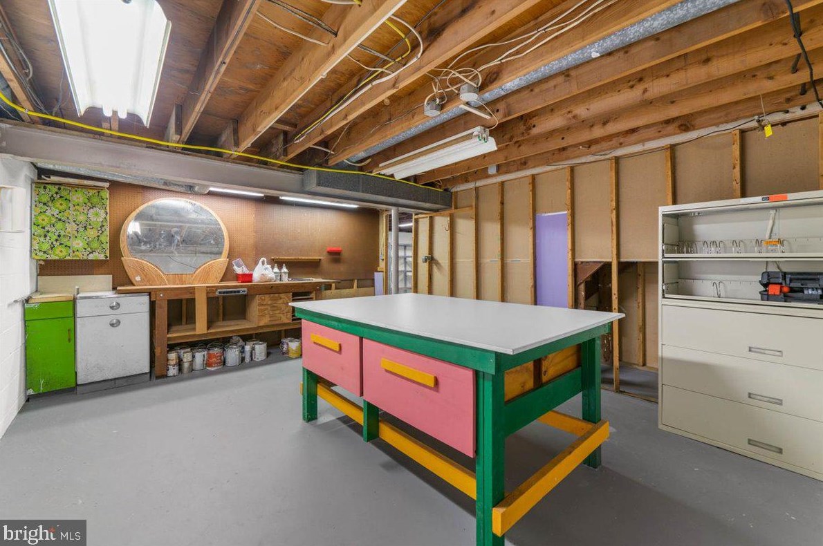 9 Larchwood Rd, Reading PA  19610-1917 exterior