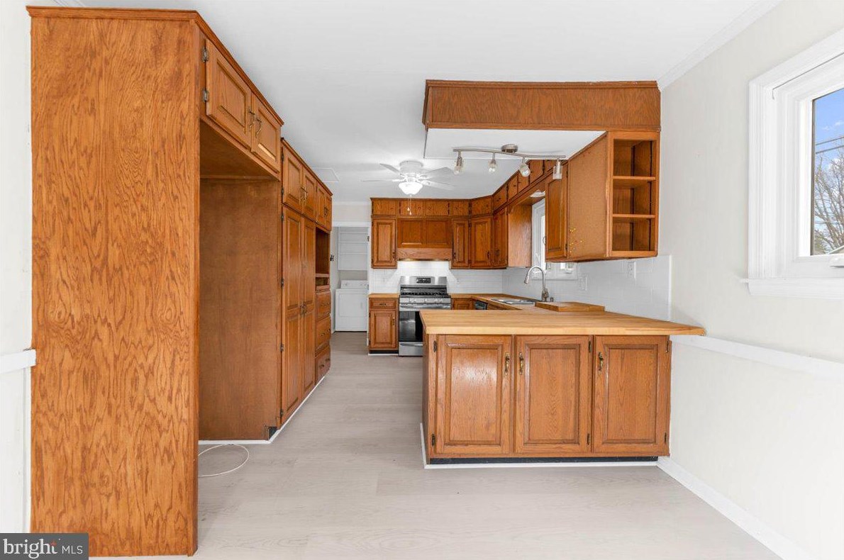 9 Larchwood Rd, Reading PA  19610-1917 exterior