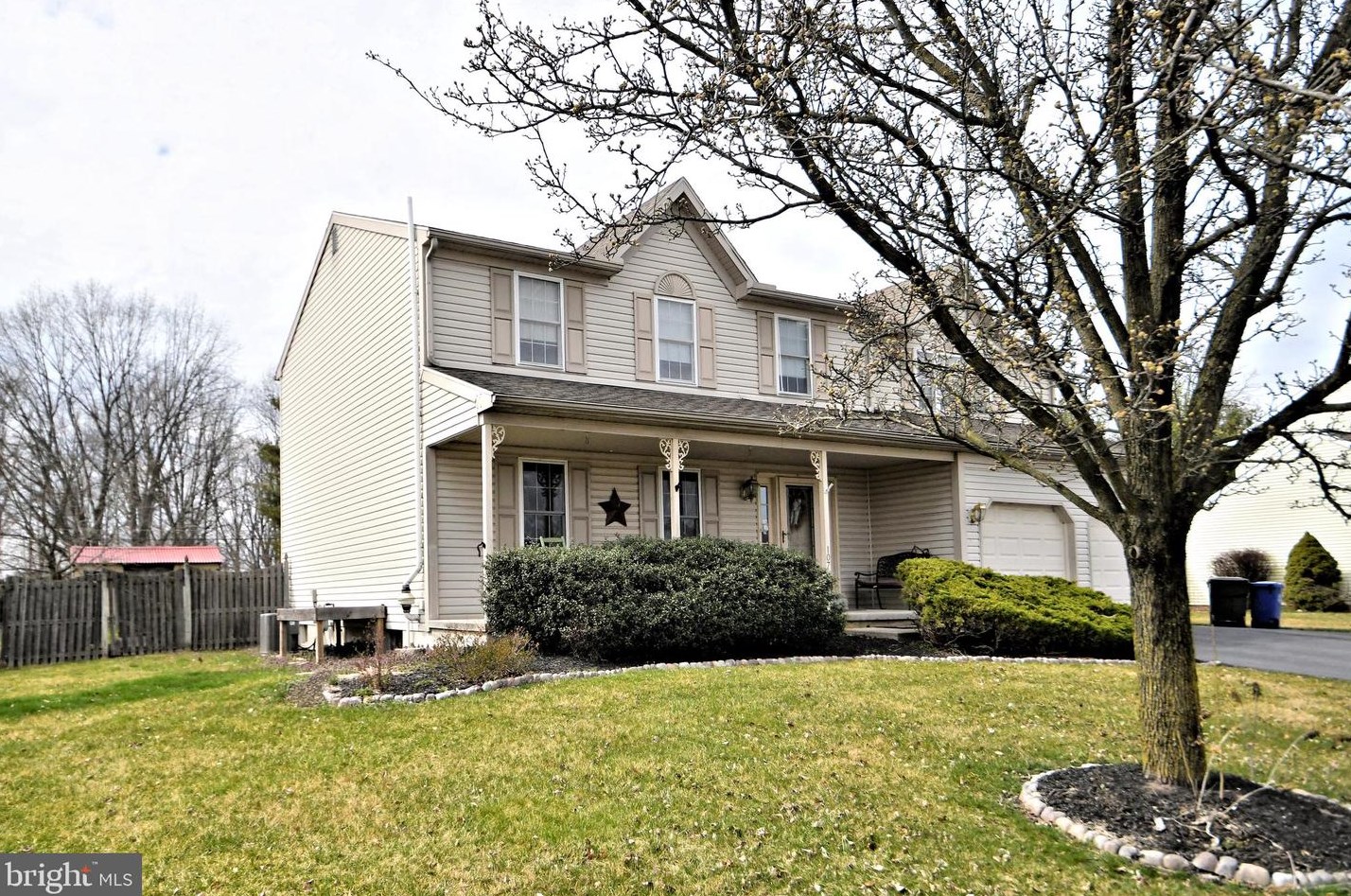 107 Meadowcrest Ln, Douglassville PA  19518-9614 exterior