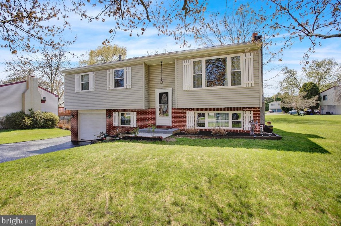 4 Surrey Ct, Basket PA  19547-9723 exterior