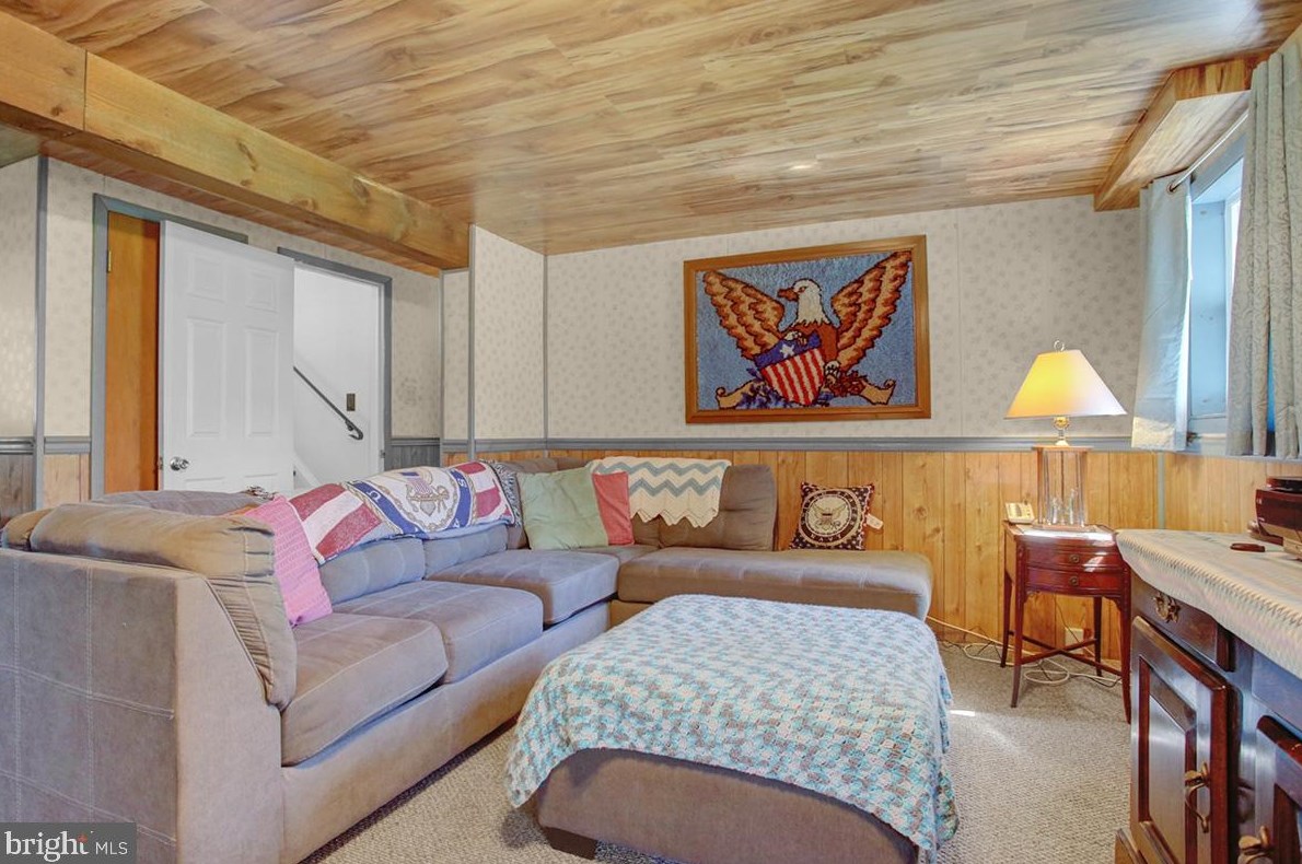 4 Surrey Ct, Basket PA  19547-9723 exterior