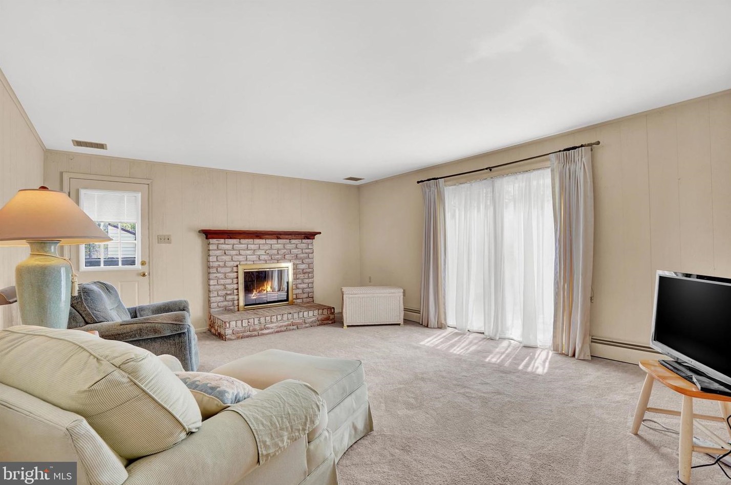 124 Russell Ave, Douglassville PA  19518-1119 exterior