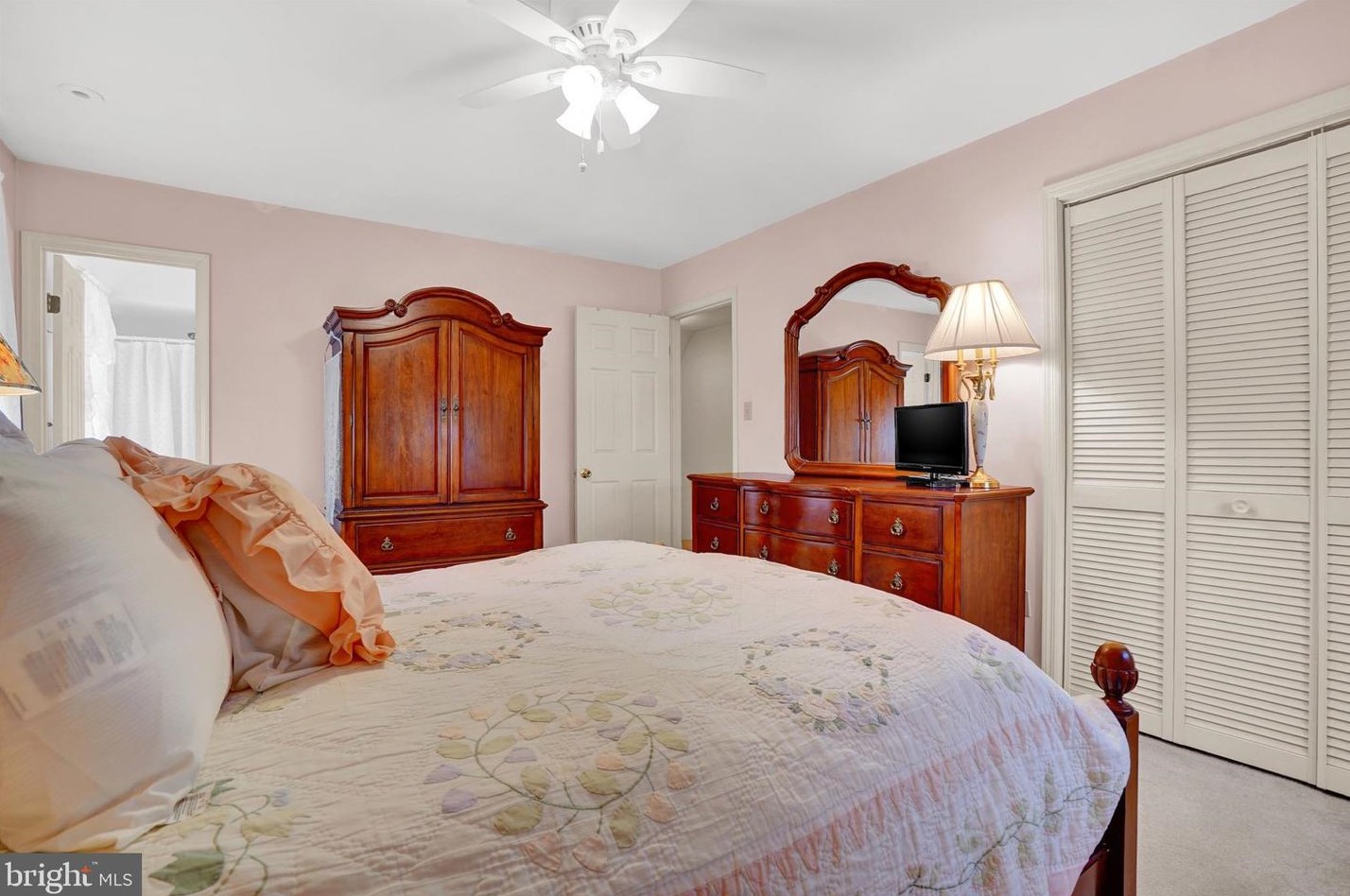 124 Russell Ave, Douglassville PA  19518-1119 exterior