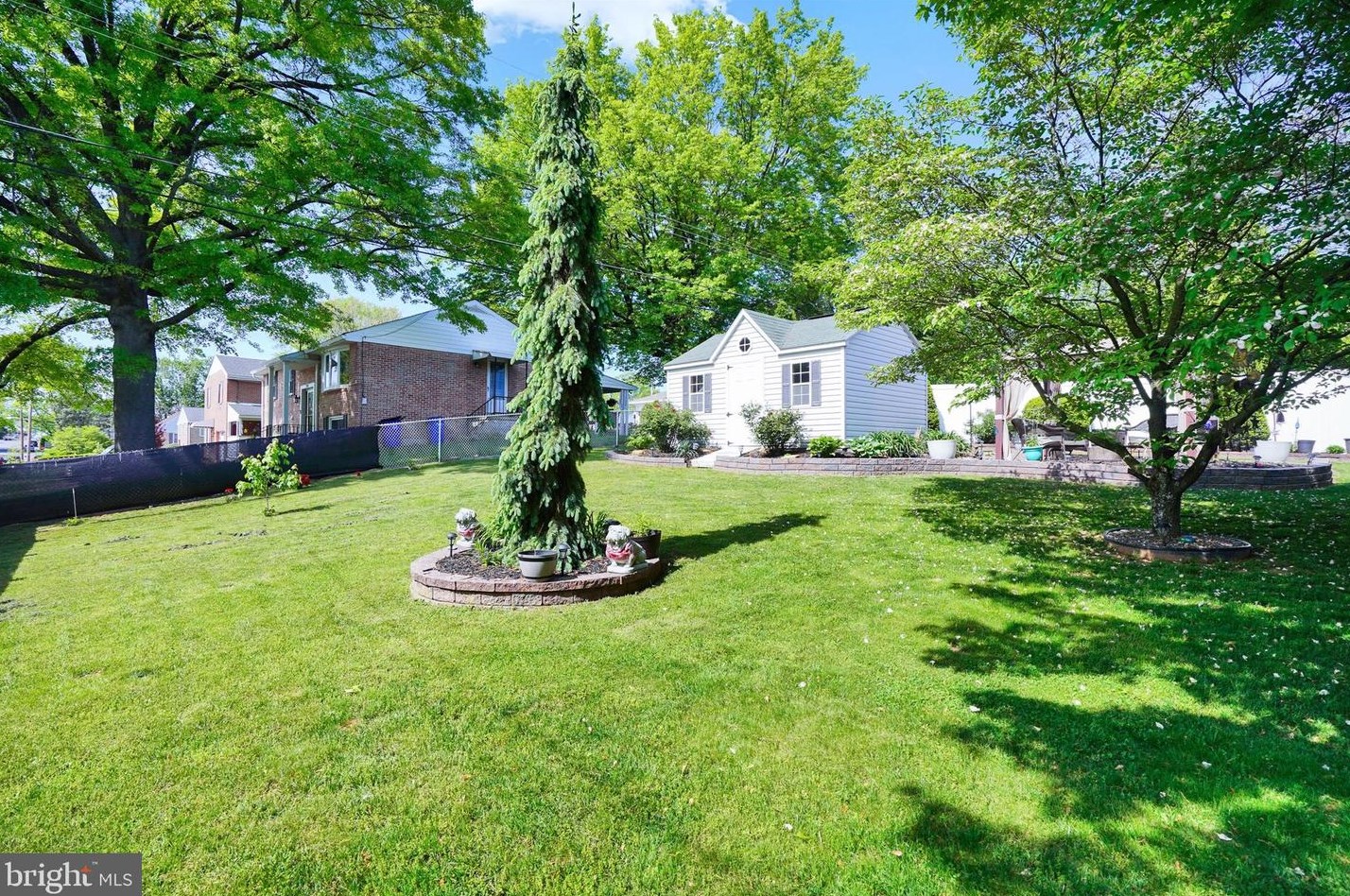 3501 Magnolia Ave, Reading PA  19605-1537 exterior