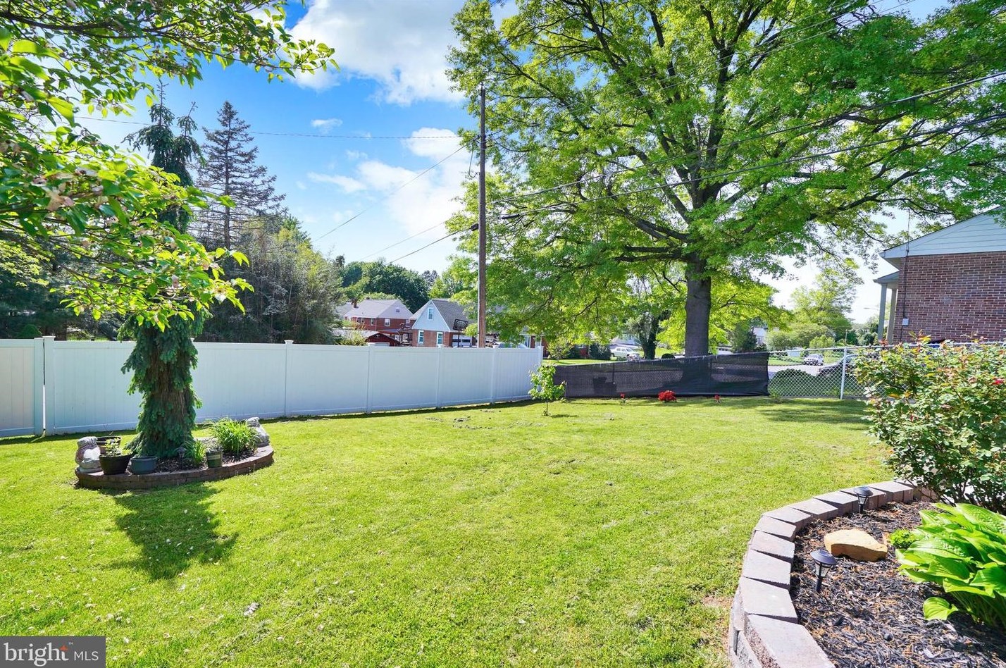 3501 Magnolia Ave, Reading PA  19605-1537 exterior