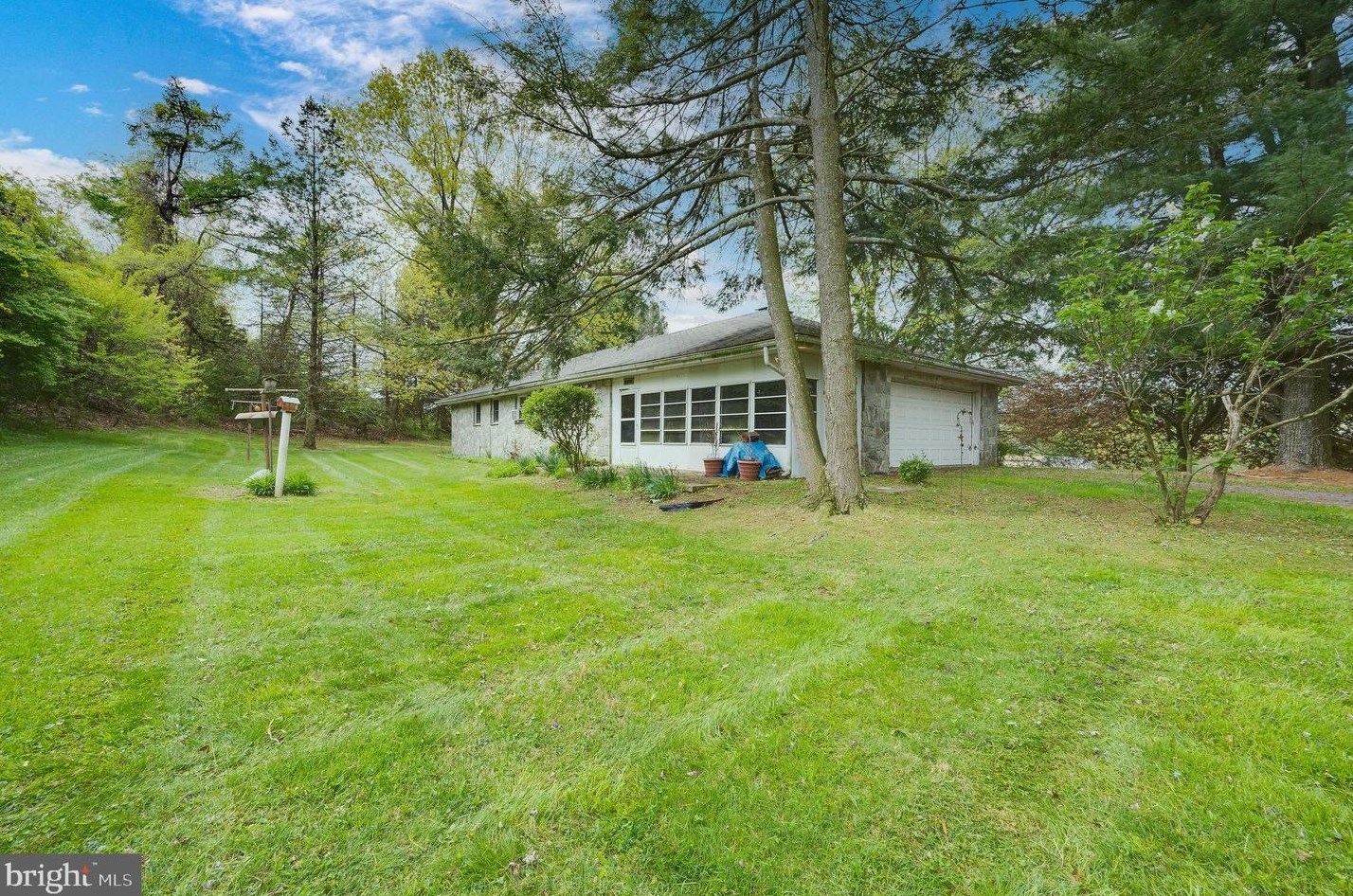 1622 Wyomissing Rd, Hummels Store PA 19540-8434 exterior