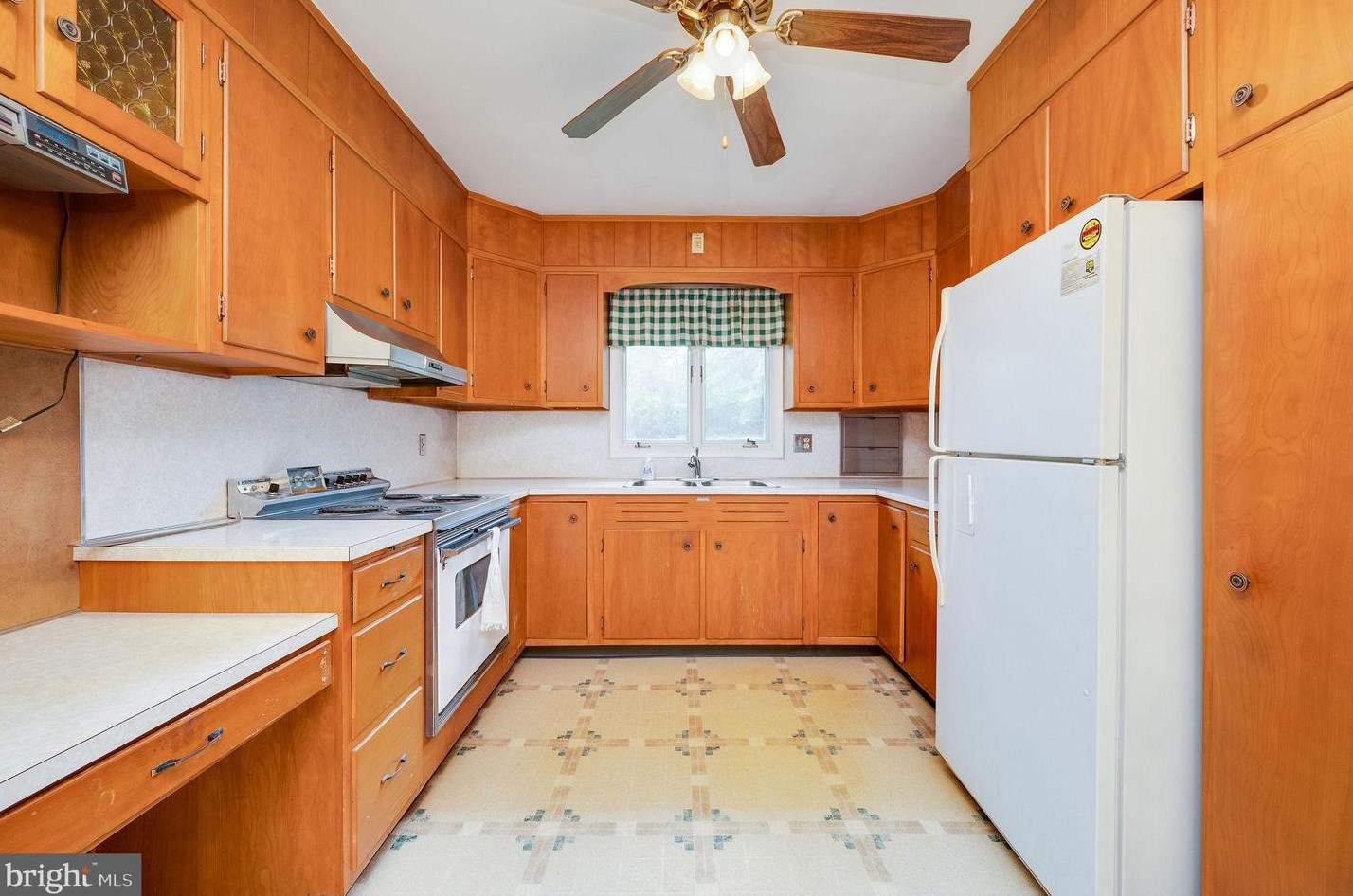 1622 Wyomissing Rd, Hummels Store PA 19540-8434 exterior