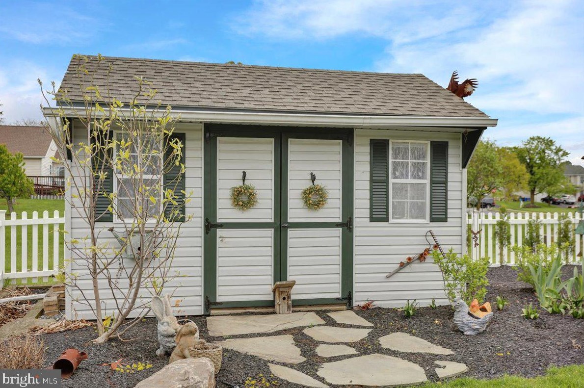322 Laurel St, Greenwich PA  19530-1244 exterior