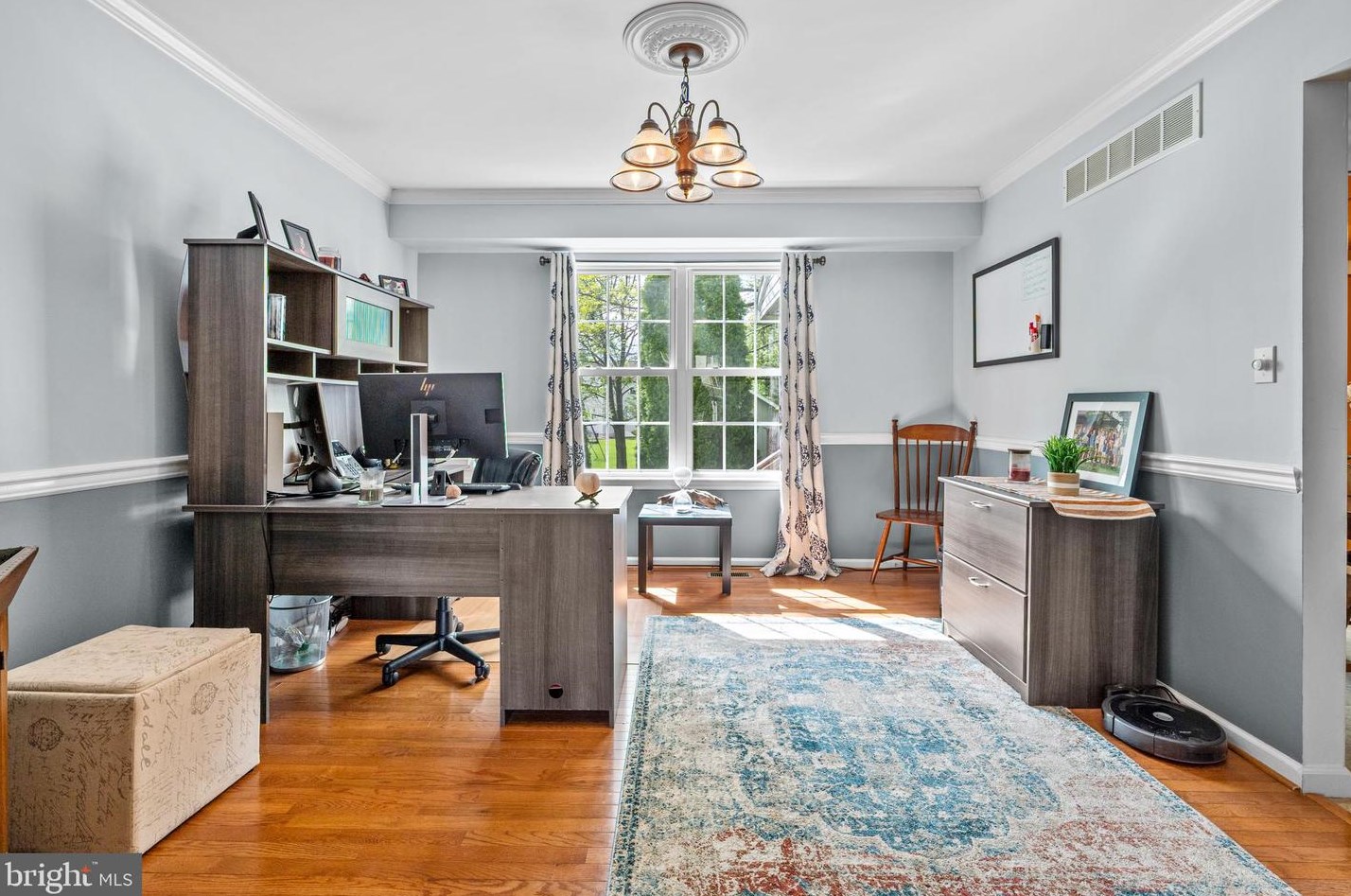 704 Meadowcrest Ln, Douglassville PA  19518-9242 exterior