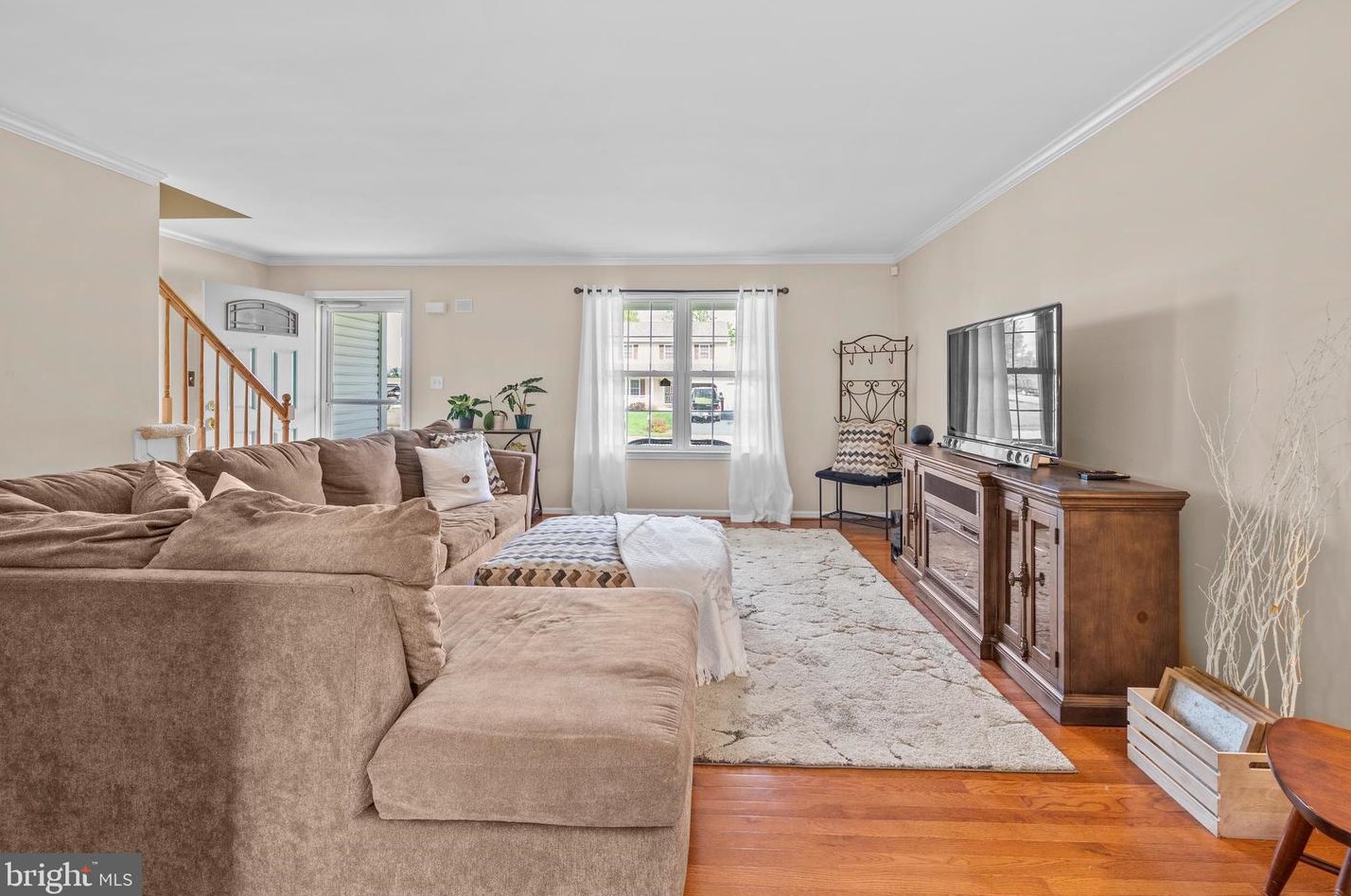 704 Meadowcrest Ln, Douglassville PA  19518-9242 exterior