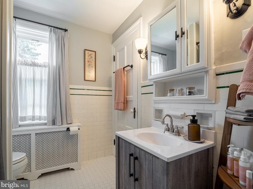 206 Amherst Ave, Reading PA  19609-2406 exterior