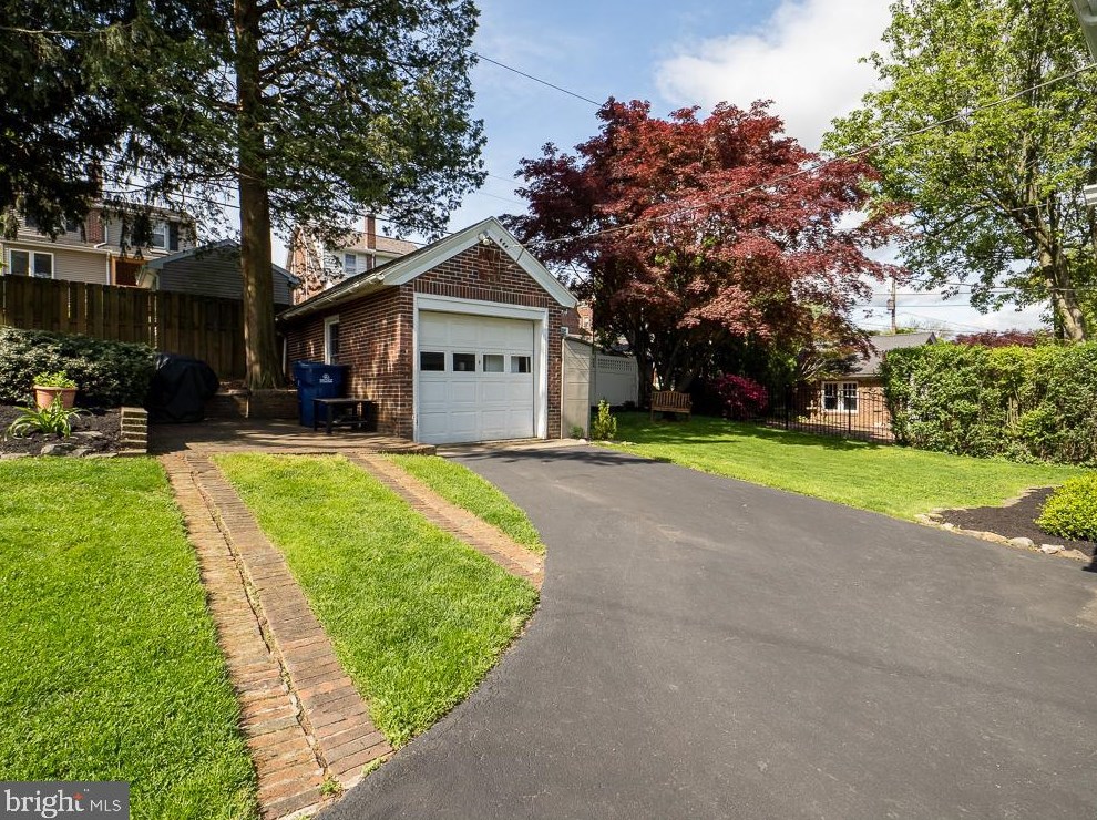 206 Amherst Ave, Reading PA  19609-2406 exterior