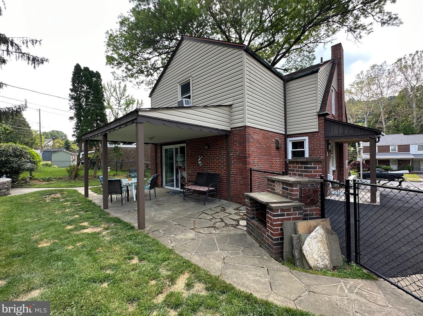 7 Beechwood Dr, Reading PA  19606-3133 exterior