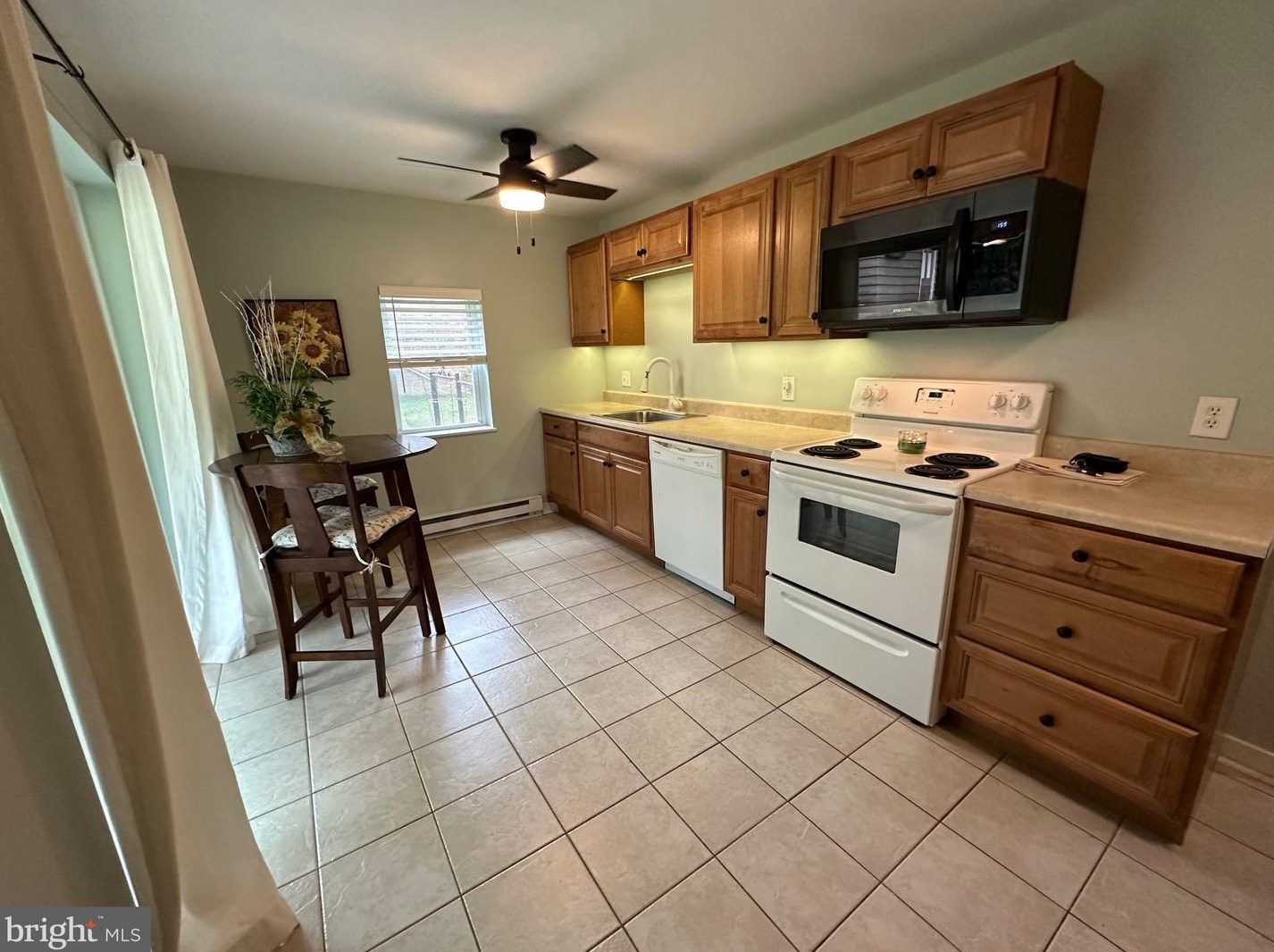 7 Beechwood Dr, Reading PA  19606-3133 exterior