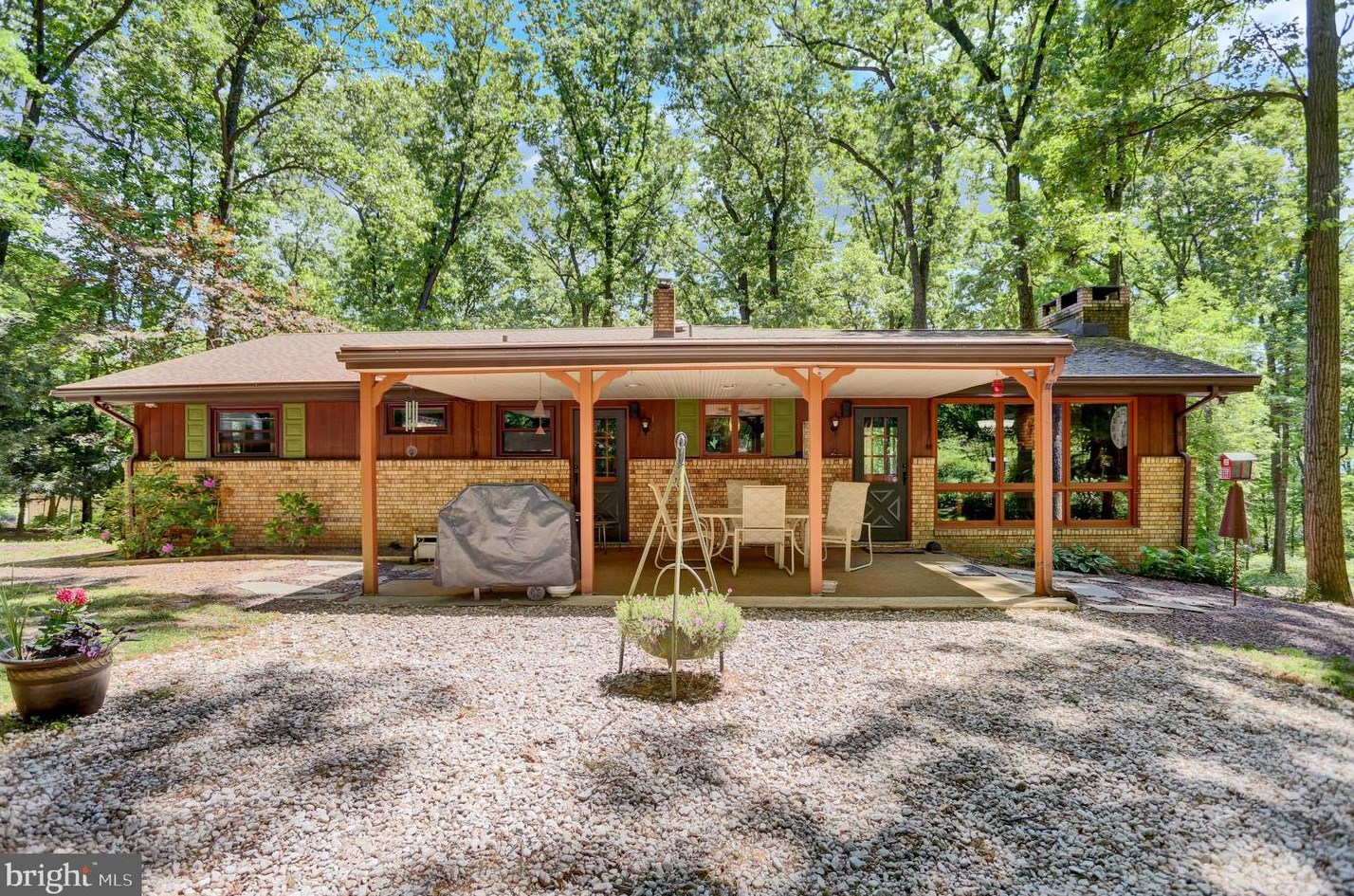 2573 Welsh Rd, Hummels Store PA 19540-8817 exterior