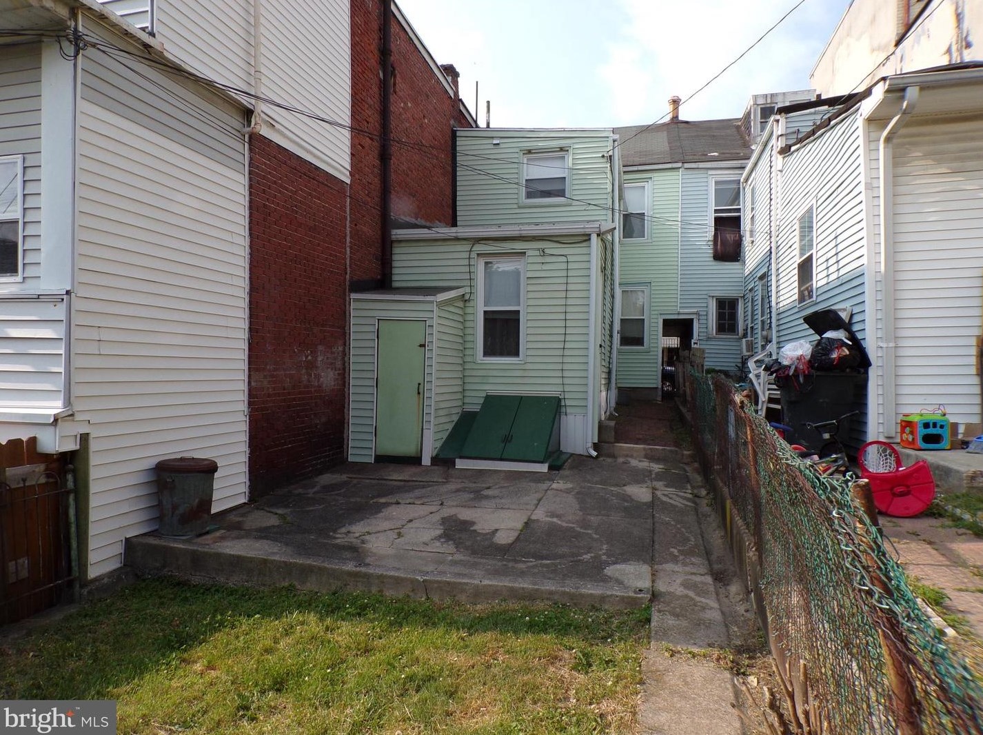 1116 Elm St, Reading PA  19604-2926 exterior