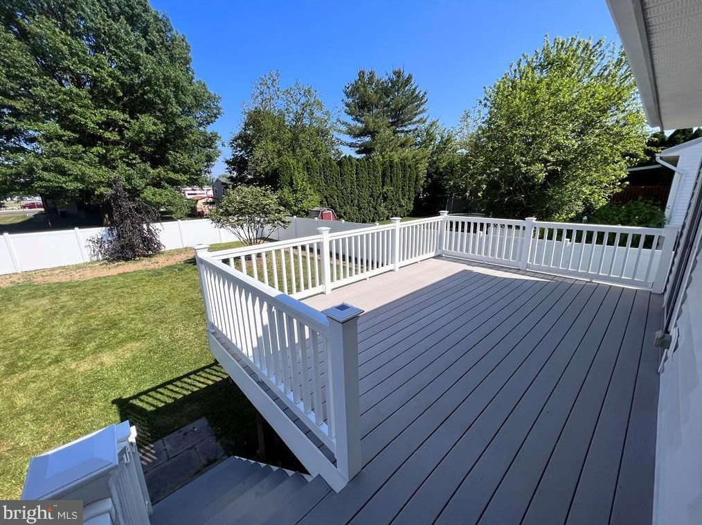 245 Honeysuckle Ln, Robesonia PA  19551-1609 exterior