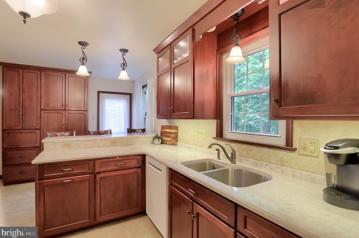 301 Ivy Ln, Douglassville PA  19518-1134 exterior