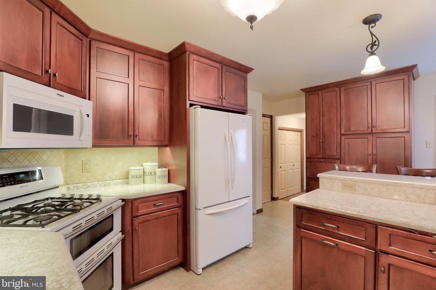 301 Ivy Ln, Douglassville PA  19518-1134 exterior