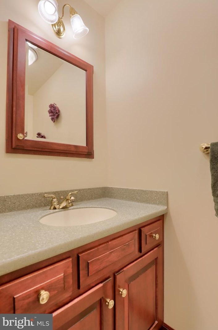 301 Ivy Ln, Douglassville PA  19518-1134 exterior