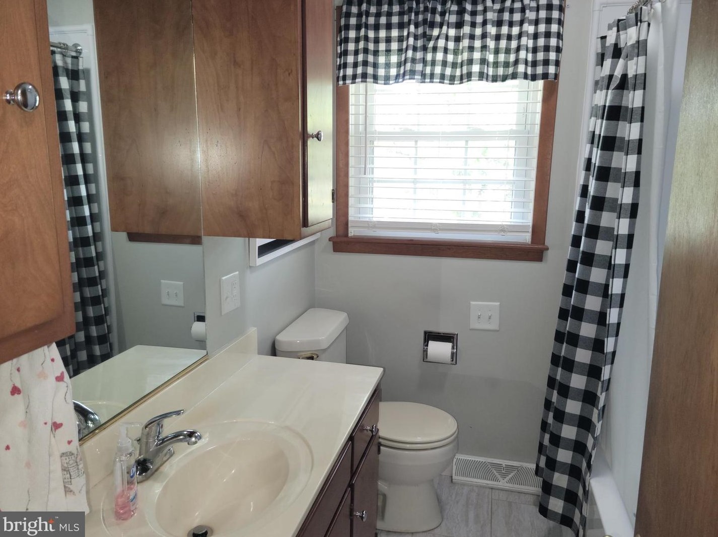 3904 Moyer Ave, Reading PA  19606-3035 exterior