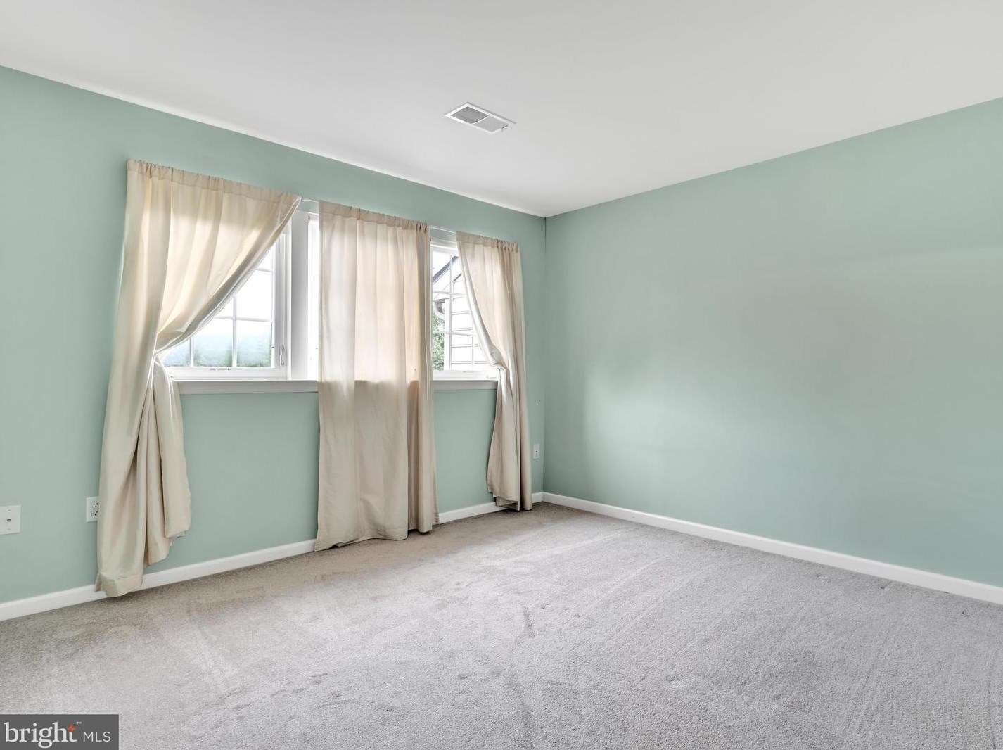 1601 Orchard View Rd, Reading PA  19606-4405 exterior