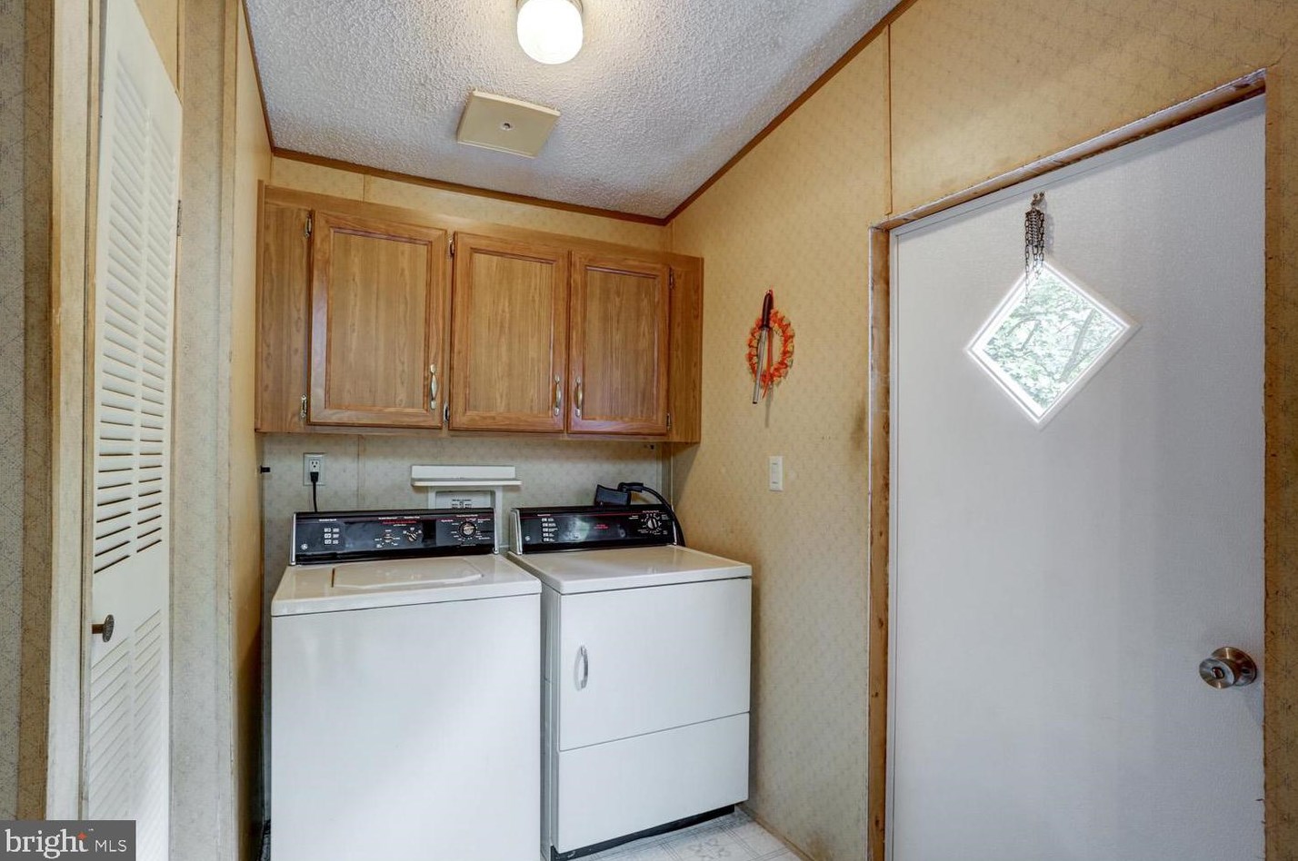 1260 Maple Grv Rd, Hummels Store PA 19540-8845 exterior