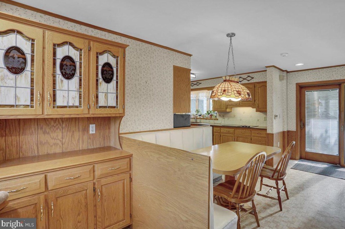 504 Elizabeth Ave, Reading PA  19605-2542 exterior